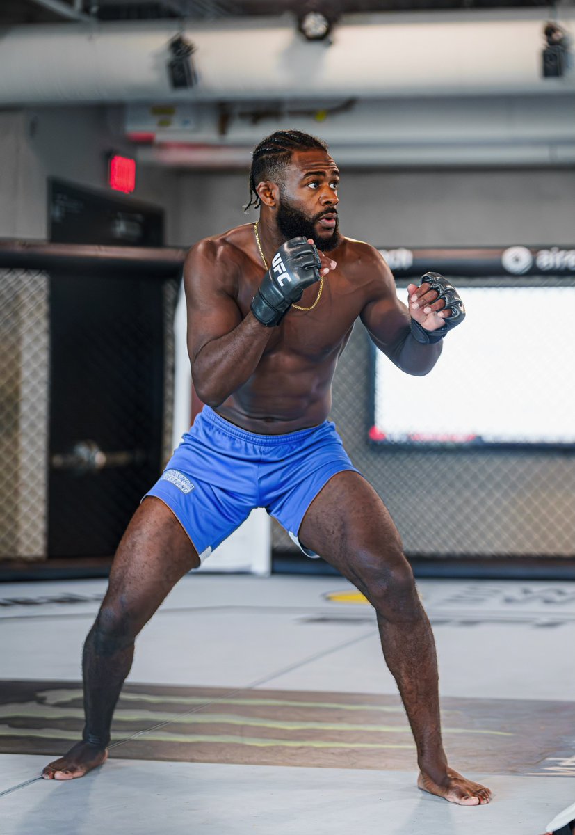 funkmasterMMA's tweet image. I’m gonna shock the world! Ready to ruin some parlays and remind the world what I can do 😤 5.5 weeks to go!
•
#UFC310 #FunkHarborRum #Lifestyle #Hardwork #Vegas