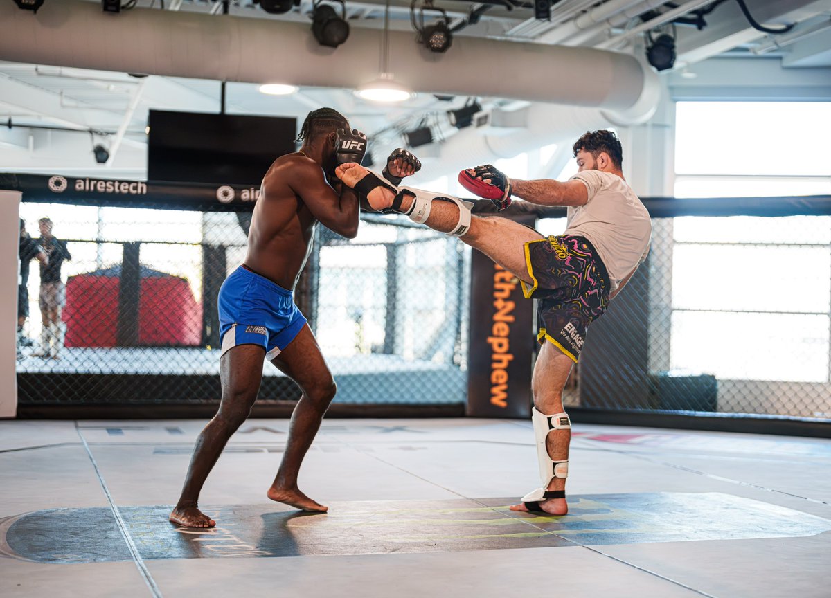 funkmasterMMA's tweet image. I’m gonna shock the world! Ready to ruin some parlays and remind the world what I can do 😤 5.5 weeks to go!
•
#UFC310 #FunkHarborRum #Lifestyle #Hardwork #Vegas