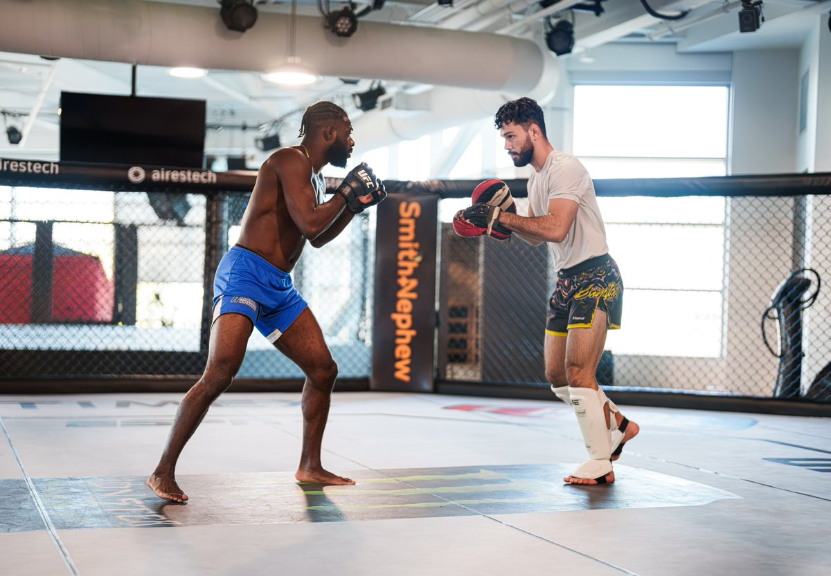 funkmasterMMA's tweet image. I’m gonna shock the world! Ready to ruin some parlays and remind the world what I can do 😤 5.5 weeks to go!
•
#UFC310 #FunkHarborRum #Lifestyle #Hardwork #Vegas