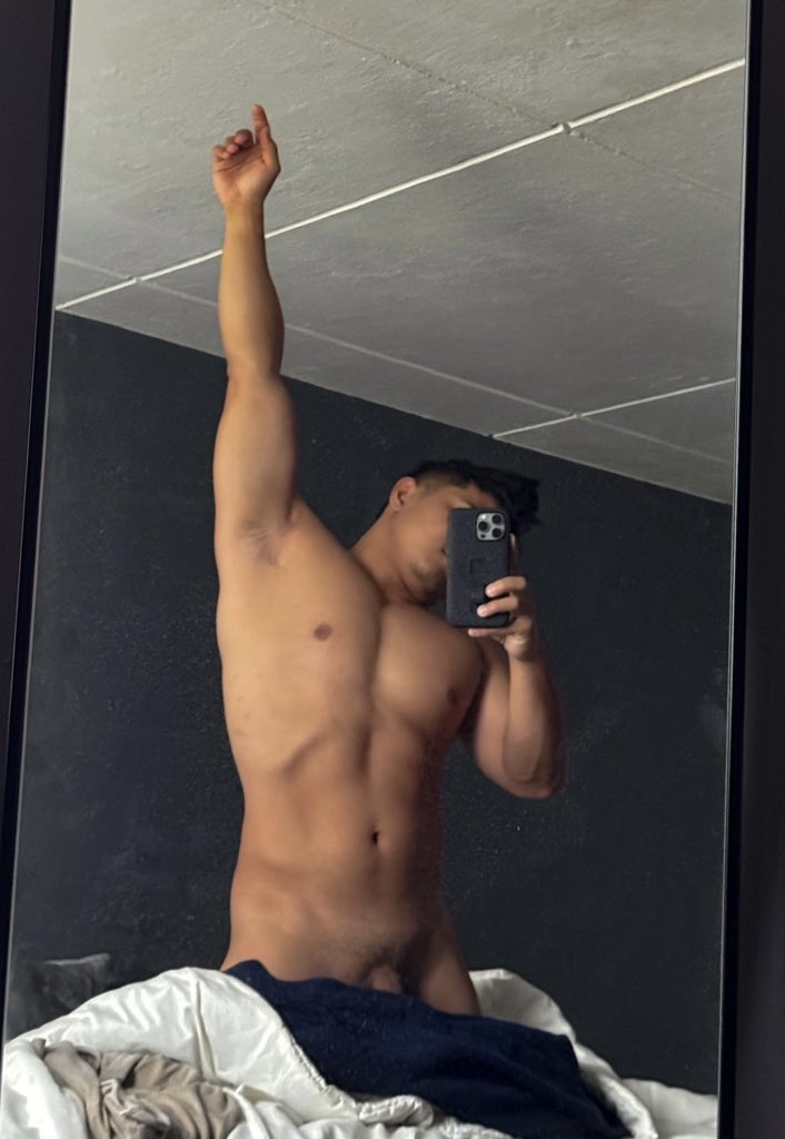 marcokenjo's tweet photo. Help me make it over 1k 🙏🏽 I’ll give a free week subscription to 10 people to who repost 💚 https://t.co/M5eeqhYVyb