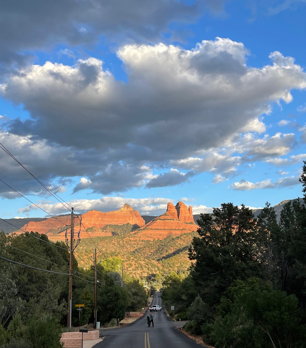 GolsonCharles's tweet photo. Some more dramatic clouds in #Sedona.  Good night! https://t.co/kvUS1GF0T6