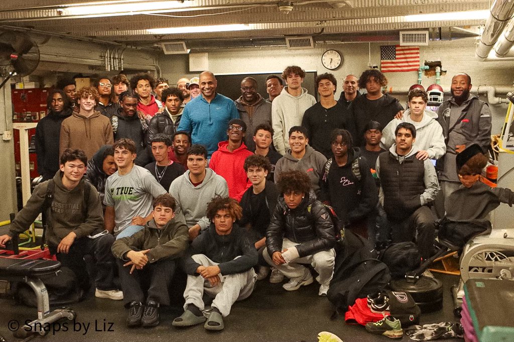 Ossining Football (@ohspridefb) on Twitter photo Special Thank You to former NFL Great <a href="/Giants/">New York Giants</a> RB Charles Way for stopping by and talking to our team. Promise,Purpose and Plan! <a href="/OssiningSchools/">Ossining UFSD</a> <a href="/OABCBoosters/">Ossining Boosters</a> <a href="/OSSATHLETICS/">OHS Pride Athletics</a> <a href="/hoopsmbd/">Mike Dougherty</a> <a href="/OssStrength/">Ossining Strengh & Conditioning</a> Special Thank You to former NFL Great <a href="/Giants/">New York Giants</a> RB Charles Way for stopping by and talking to our team. Promise,Purpose and Plan! <a href="/OssiningSchools/">Ossining UFSD</a> <a href="/OABCBoosters/">Ossining Boosters</a> <a href="/OSSATHLETICS/">OHS Pride Athletics</a> <a href="/hoopsmbd/">Mike Dougherty</a> <a href="/OssStrength/">Ossining Strengh & Conditioning</a>