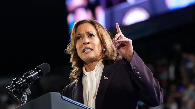 Protect Kamala Harris ✊ tweet media