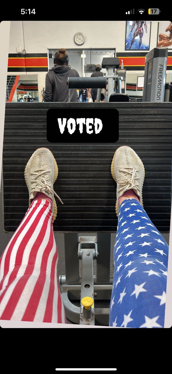 Brennapow's tweet photo. 👍🏻😙🎃🇺🇸 https://t.co/PzVTOIUSsd