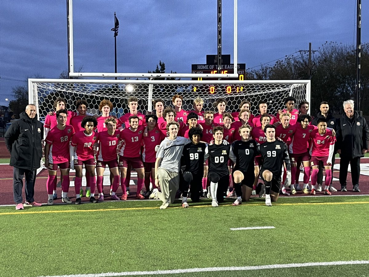 cotter_grace's tweet image. Senior night for BC High Soccer @BChighathletics. Thank you to the seniors for your leadership.  Thank you parents, coaches, managers, chaplains and trainers.  Varsity Soccer Final ~ BC High: 0 Hingham: 0

The Eagles finish the regular season with a 6-5-7 record.