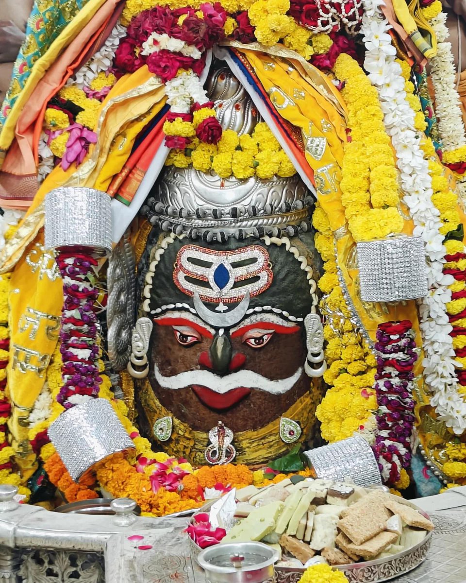 श्री महाकालेश्वर ज्योतिर्लिंग जी के आज के भस्म आरती श्रृंगार दिव्य दर्शन 30.10.2024