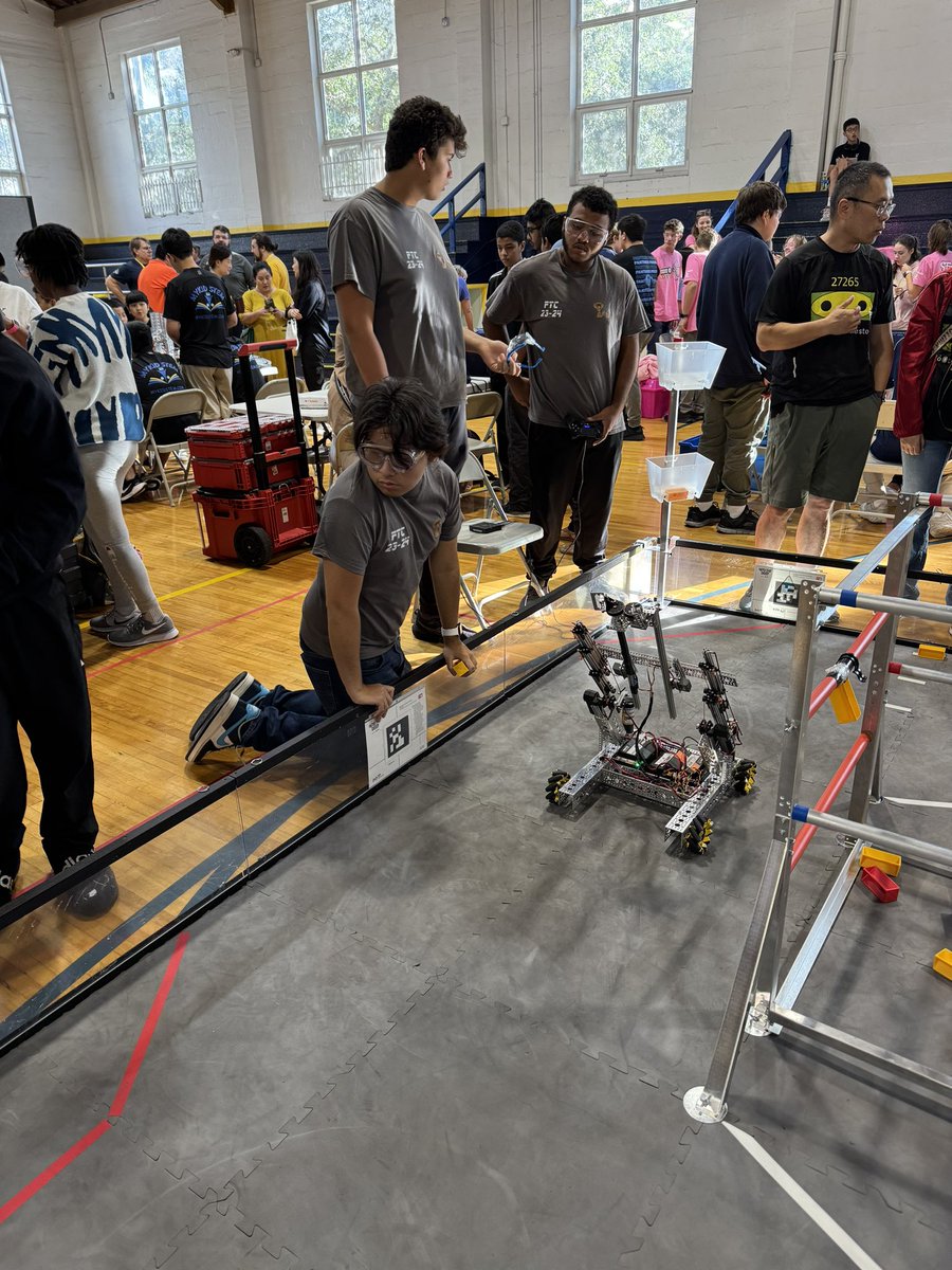 MichaelSakowicz's tweet image. Saturday was the kick off scrimmage of the 24/25 #FirstTechChallenge season, and @IprepNorth is looking 👌🏻😎👌🏻 thank you Dr. Buncher for being there! @MDCPSNorth @CTEMiami @MDCPSSTEAM @MDCPS @SuptDotres