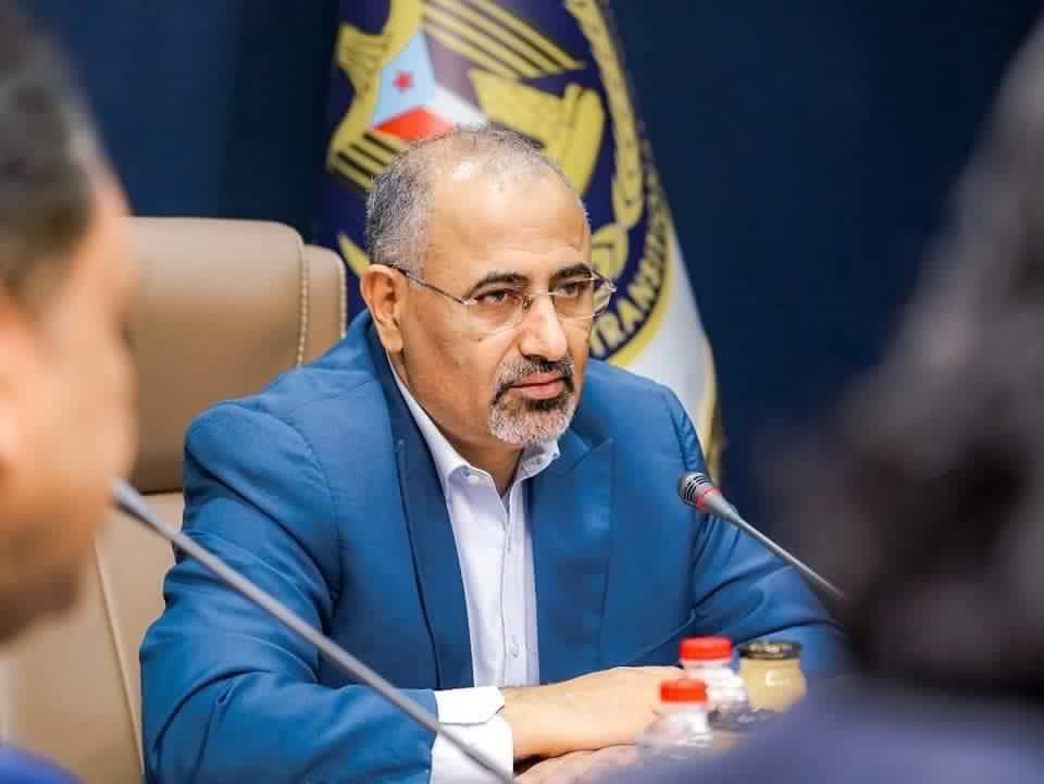 نقولها و نعيدها
لا تلتفتوا لاي صوت مهزوز بالمساحات او بالتغريدات
ثقوا بقيادكم...الثبات الثبات
فوالله أنه شعب عظيم في ظل قياده عظيمة
اما المهزوزين فورائهم ما ورائهم...✌️