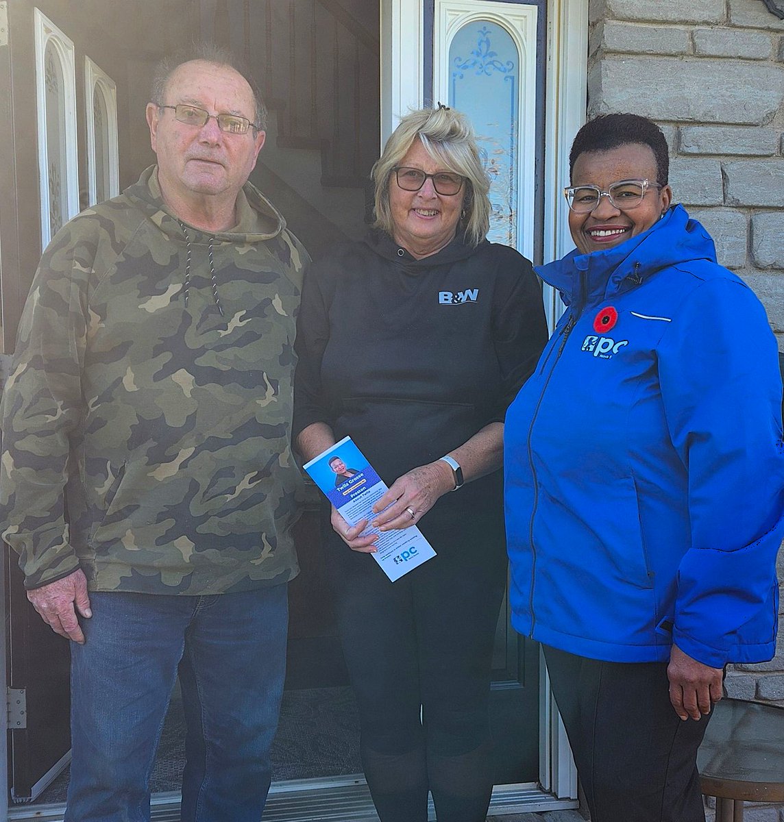 Another beautiful Fall day, out door knocking and meeting constituents. 

On Nov. 26th, I ask for your support.

To volunteer or request a sign, please go to twila4preston.ca

Make It Happen!