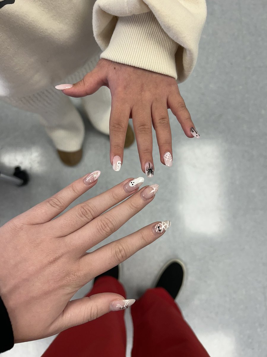 Twinning Tuesday: Loving the unexpected matching moments so far this year♥️🤍