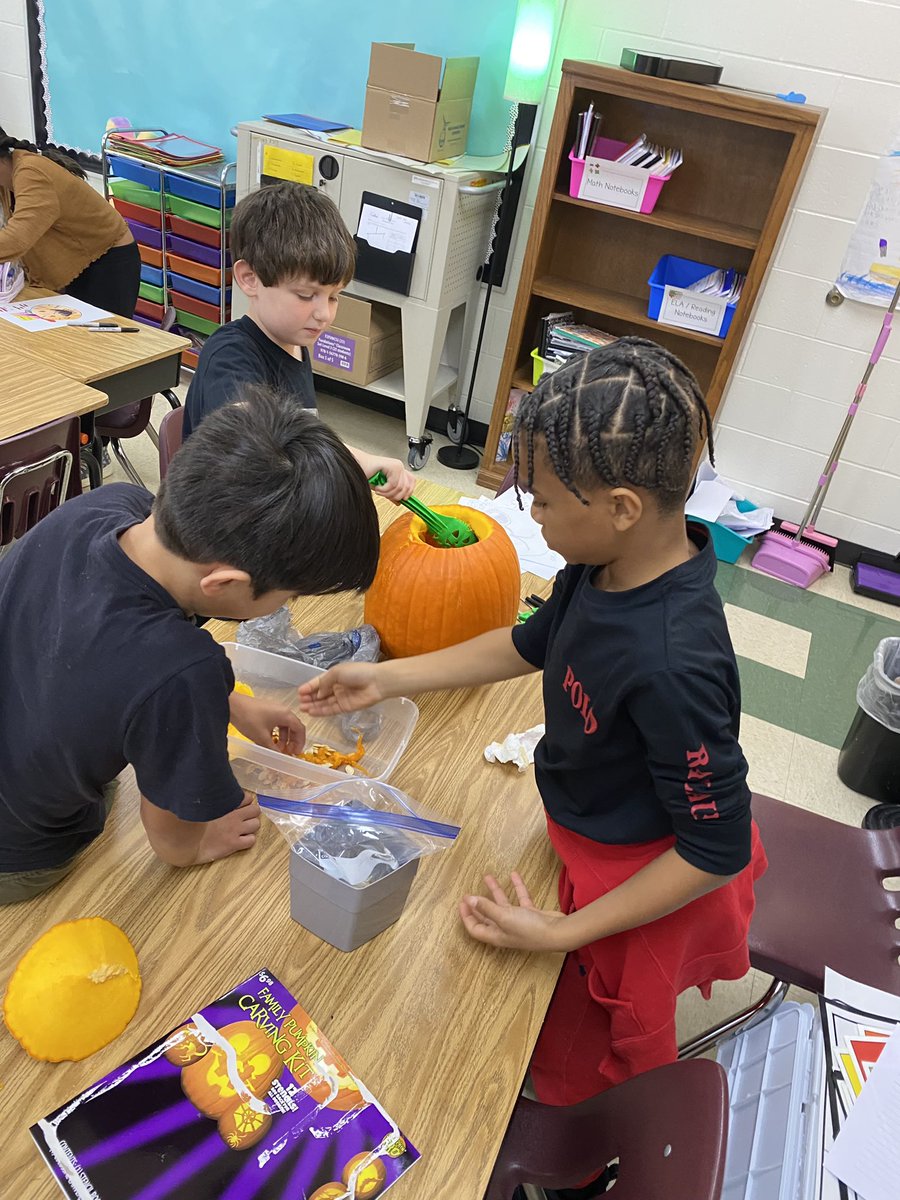Brittony_Monroe's tweet photo. What better way to introduce the sequencing of procedural tasks than with pumpkin carving? We enjoyed a day of authentic fall fun as we learned the steps to carve a pumpkin through a read aloud, and then we put the steps into practice. @ClarkCreekSTEM #CCSDFam https://t.co/RUSVH8qO71