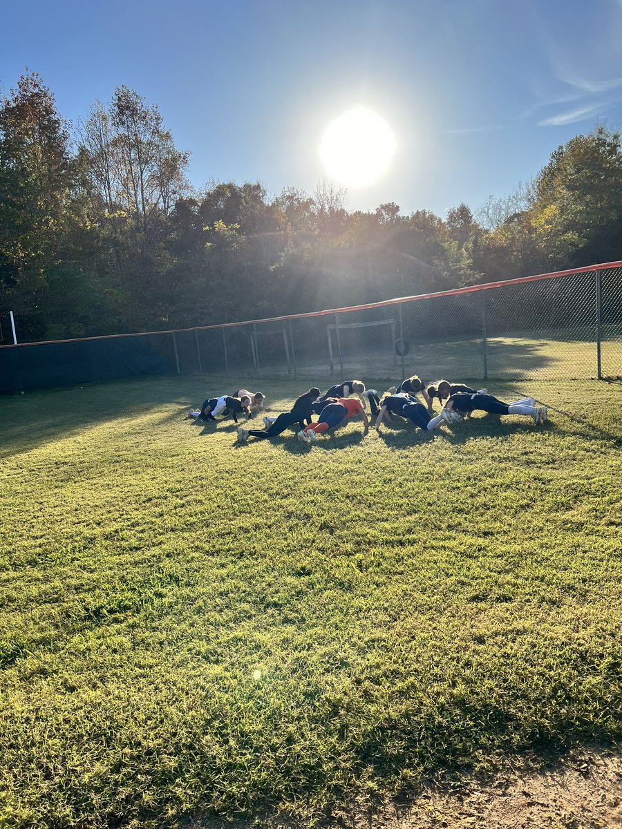 LancerSoftball tweet media