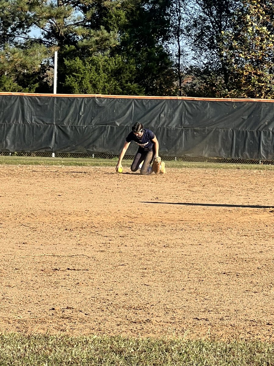 LancerSoftball tweet media