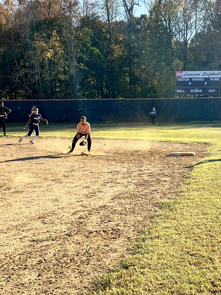 LancerSoftball tweet media