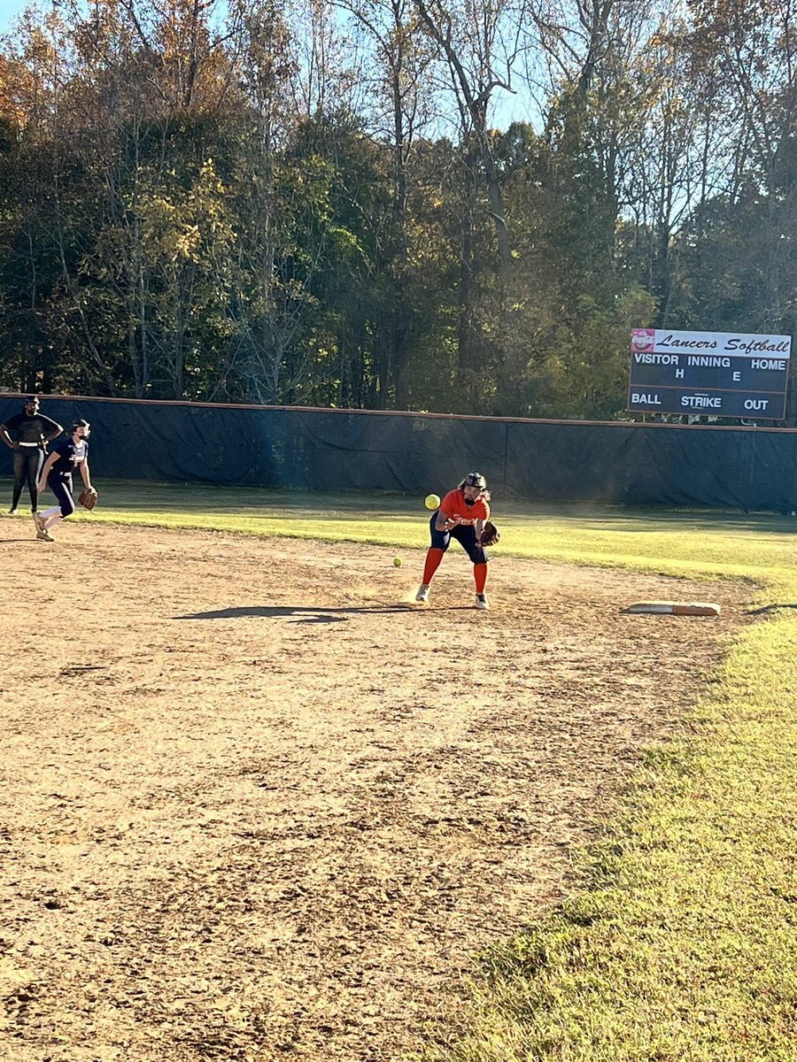 LancerSoftball tweet media