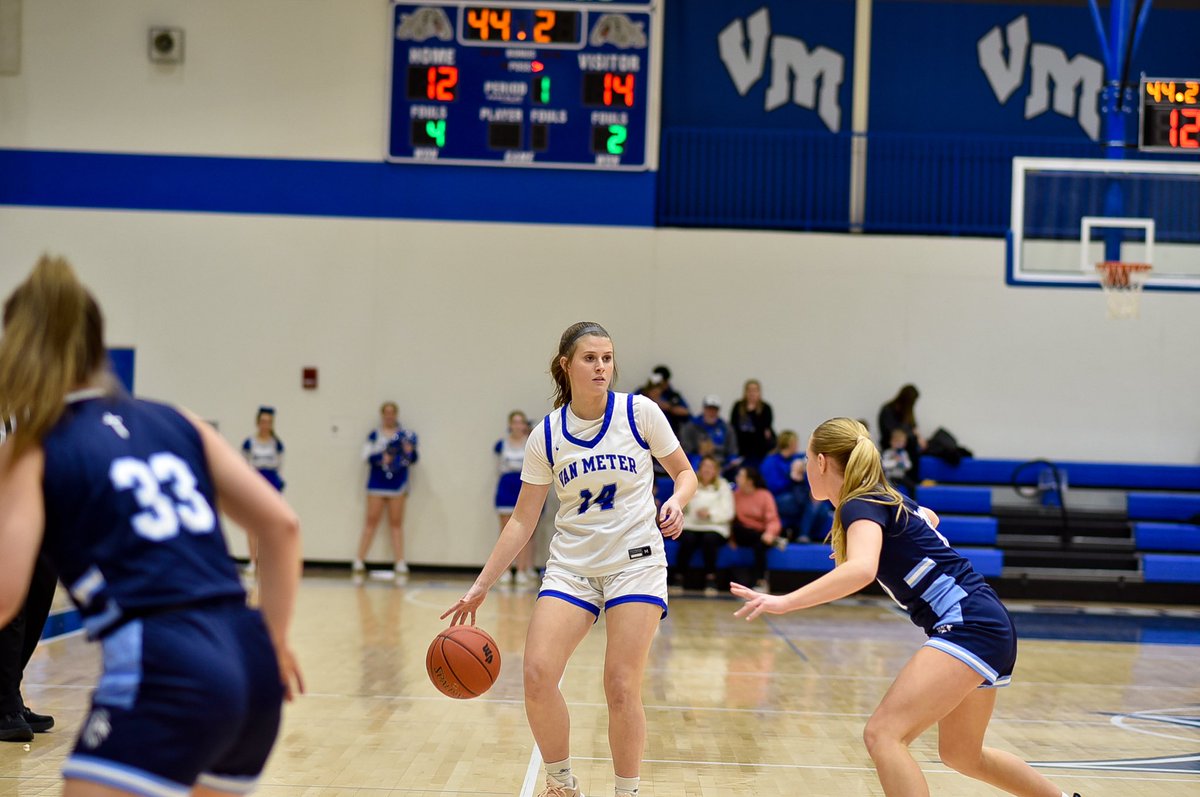 VMGirlsHoops's tweet photo. 14 days til hoops! Are you ready?!? 💪🏼🏀 https://t.co/n1n0cJeZ30