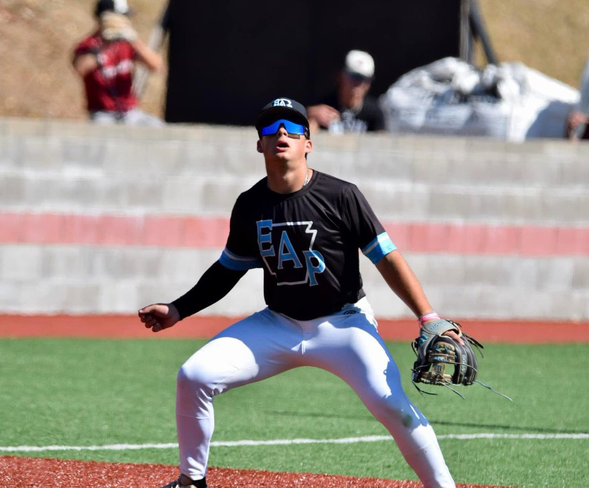 TynerBurris's tweet photo. Just wrapped up the EAP fall season. Finished with a .333 avg and a .967 ops through 20 PA. Thank you to all the coaches for having us and special thanks to @EAPerformance_ for the opportunity 
@TRich8260 
@Chopper_54 
@SpencerAdcock 
@BGoldenASUTR 
@TraywickPeyton 
@3rbaseball https://t.co/8ZzMEIgbNu