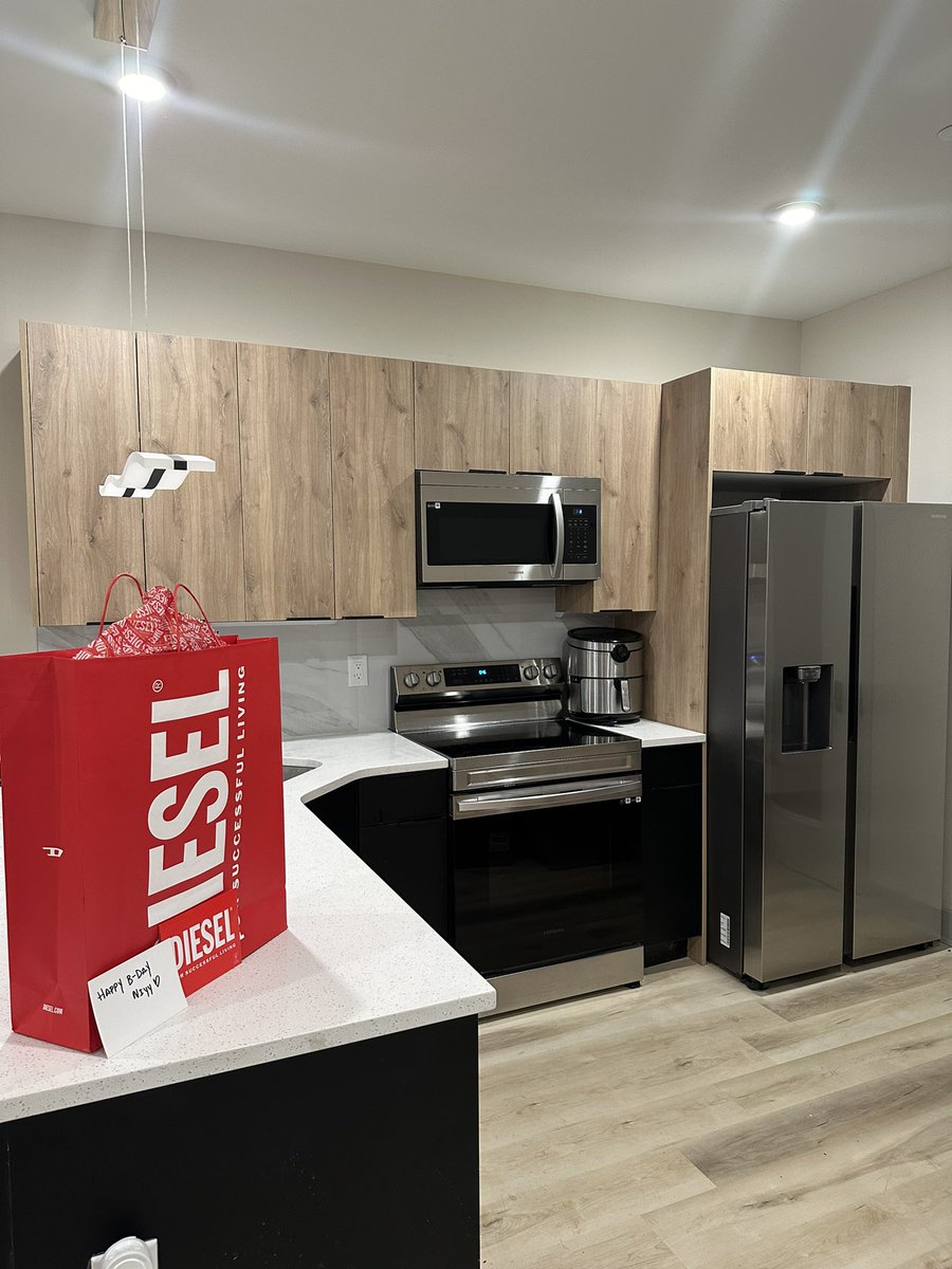 thoughtsoftyjae's tweet image. Happy early bday to meeee 🥰#newapartment #stackseason