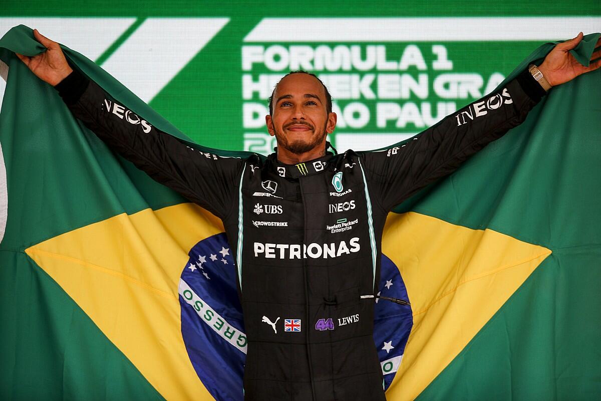 LH44NEWS's tweet photo. Lewis Hamilton pilotará a McLaren de Ayrton Senna em homenagem, no GP de São Paulo! 🥹💚🇧🇷 https://t.co/ZHwH2ZSVoF