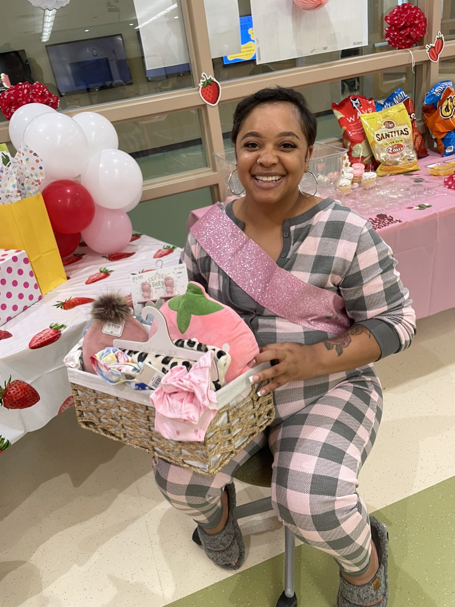 AshSmith_3's tweet image. Celebrated our amazing coworker and the sweet little one on the way! 💕 We enjoyed showering you!. Can’t wait to meet Baby Boykin! #TeamSped #TeamMath 🍼💖