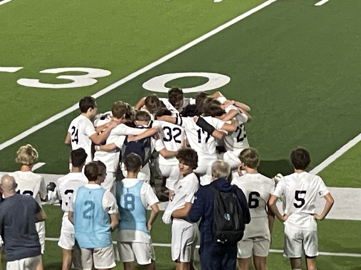 travisbrownhc75's tweet photo. Thank you ⁦@SoccerSeaman⁩ seniors for your contributions to Seaman Soccer!!!  ⁦@SeamanSchools⁩ ⁦@SeamanAthletics⁩ ⁦@SeamanAthletic⁩ https://t.co/9aiAbOHUik