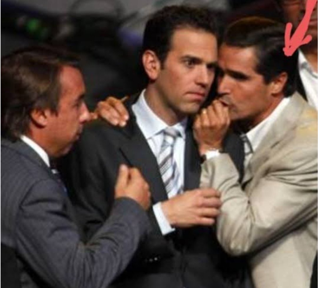 catrina_nortena's tweet photo. #ULTIMAHORA 
🚨 ESCÁNDALO EN PARÍS involucra nuevamente a Televisa

Cuenta @paezvarela y @alvaro_delgado que el Departamento de Bernardo Gómez, directivo de Televisa, fue robado y que se llevaron 1 Millón de Euros en relojes, efectivo y otras pertenencias.

Es el mismo directivo que estuvo involucrado en los MONTAJES de Loret y en las peticiones de SOBORNO por 2 MDD a la gobernadora electa de Veracruz, Rocío Nahle...