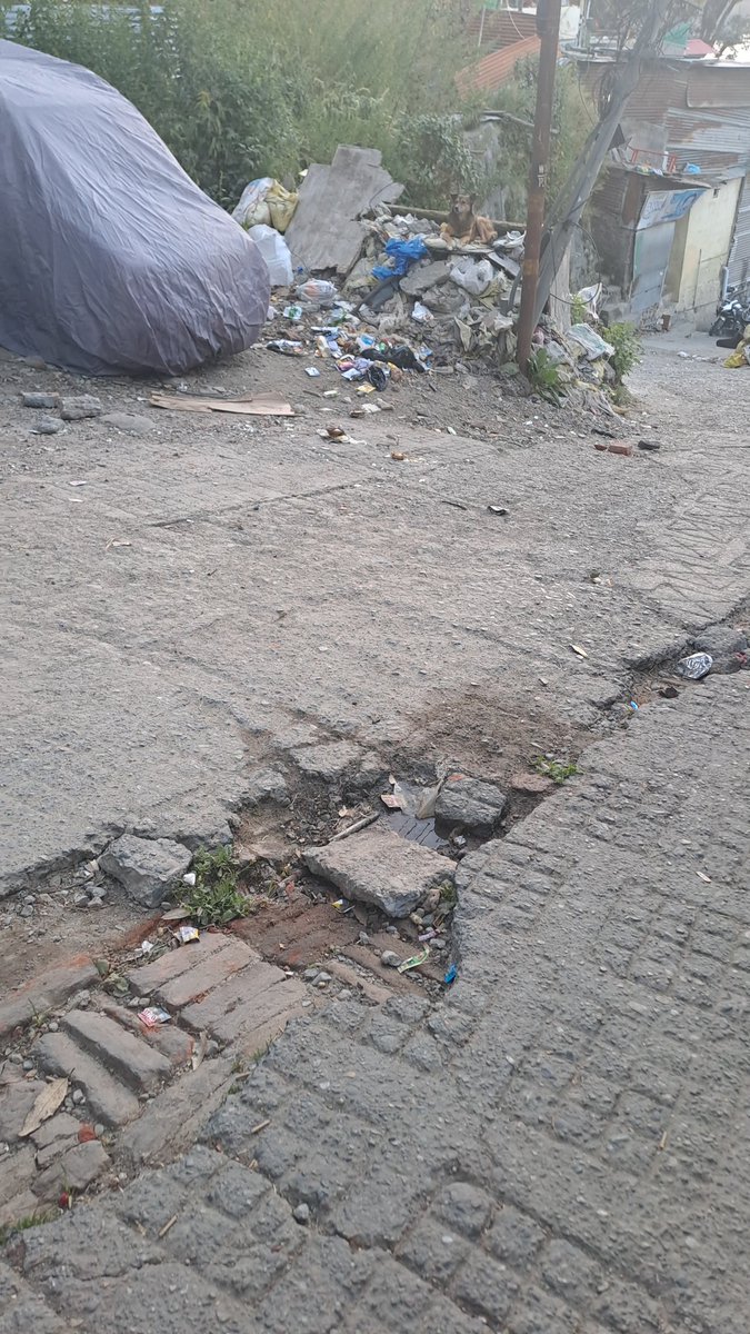 marutbhatt's tweet photo. @PMOIndia @pushkardhami @cmouttarakhand @DmNainital @AjayBhatt_BJP @SaritaAryaBJP @nitin_gadkari @narendramodi
Millions for Nainital shining, SBI to Chlton lodge  road in portholes ( pun) katta tchnq by resdnts, illegal taxi both side !!  PWD  blind eye for pblic! HELP! Sabka SSV https://t.co/gsbh0qi0zr