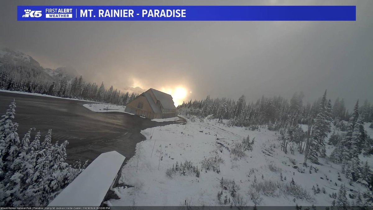 AClaibonWx's tweet photo. Skies cleared out across W WA this afternoon, even a little in the mountains. Rain is back for the lowlands Wednesday and snow for the mountains (little to none at pass level). Mainly dry but chilly for Halloween, with more rain to end off the week #k5fall #k5weather #wawx https://t.co/MkheaBLxqM
