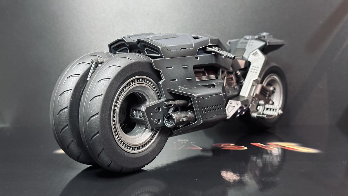 K2Works1's tweet image. 1:12 THE FLASH / Batcycle

最後にチッピングとカラーバランスを整えて完成とします♪
少し手を加えてしっかりと塗装してあげると
1/6にも劣らない仕上がりになります✨

リプへ続く↓

#创世模王 #MODOKING #mafex
#Batman #TheFlash