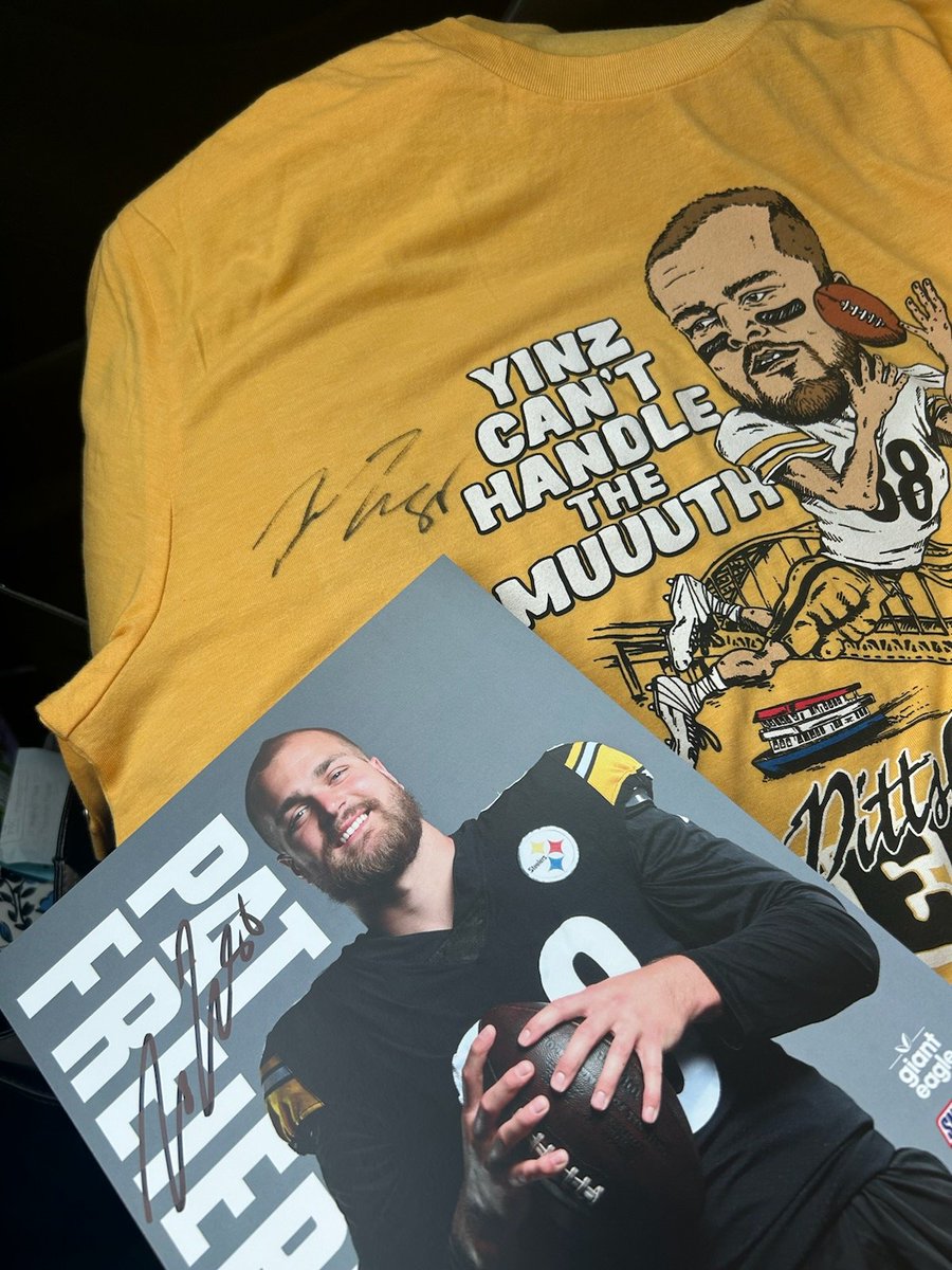 Just your average Tuesday celebrating the <a href="/steelers/">Pittsburgh Steelers</a> win with a <a href="/pat_fry5/">Pat Freiermuth</a> meet at <a href="/GiantEagle/">Giant Eagle, Inc.</a>! #HereWeGo <a href="/SteelersUnite/">SteelersNationUnite</a> #SteelersNation
