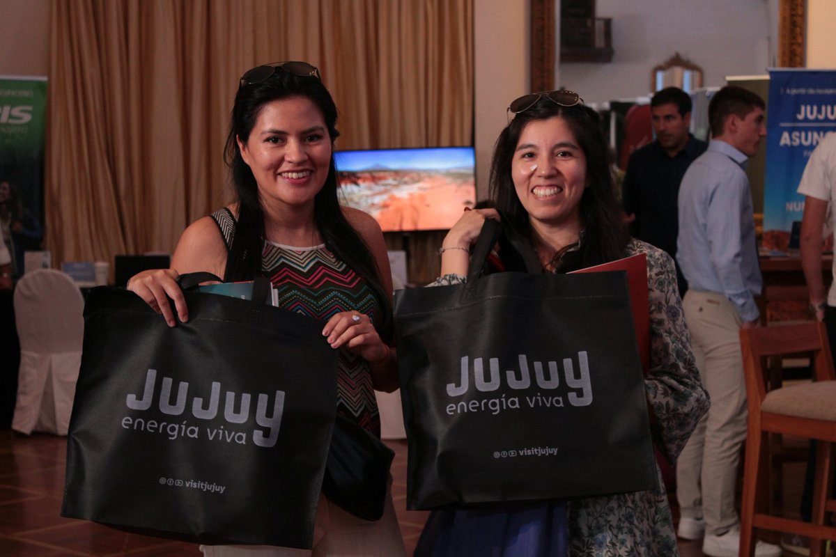 VisitJujuy's tweet photo. 🌵Jujuy participó de una nueva edición del workshop turístico organizado por ASAT, donde presentó sus atractivos turísticos a agencias y representantes del rubro turístico salteño.

🔗https://t.co/x8uJMRj8Pt https://t.co/WlCCZOEgEy