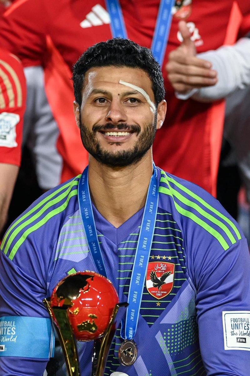Melshenawy's tweet photo. هنا القاهرة 🦅🔥
مبروك لأعظم نادي في الكون https://t.co/NdLtOVfTzn