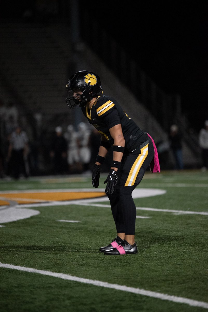 connerfrank02's tweet image. Senior Year Regular Season Highlights
9-1 Record
48 total tackles
2 interceptions
7 PBU’s
More Work to be Done!

hudl.com/v/2QaCuX

@nafootball_tfl @Big56Conference @wpialsportsnews @WPIAL_Insider