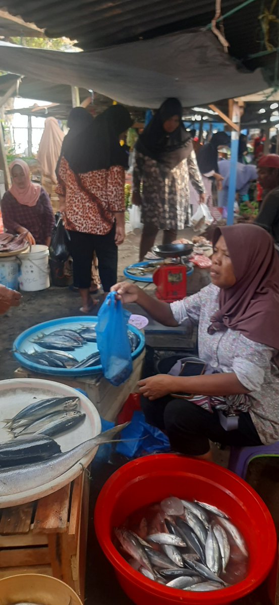 Nurlely_Ey's tweet photo. Rabu (29/10), Nurlely, Luhkan Kota Ternate, di Pelaku Utama ibu Wa Kill Kel.Bastiong Talangame, melaporkan produksi ikan layang, Oktober 2024, sebanyak 50 kg, harga jual 30.000/kg
#GiatLuhkanSatminkalAmbon #Ternate #Produks https://t.co/o5Cx9R1LjR
