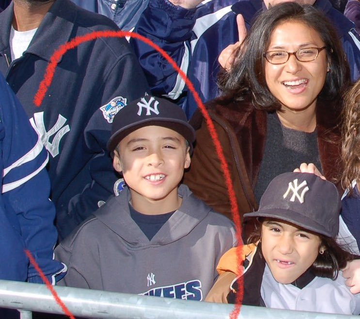 jonmoxIeys's tweet photo. volpe being at the yankees parade in 2009 to hitting a homerun in world series for the yankees in 2024 this shit is a fairytale https://t.co/ePAYJfuZet