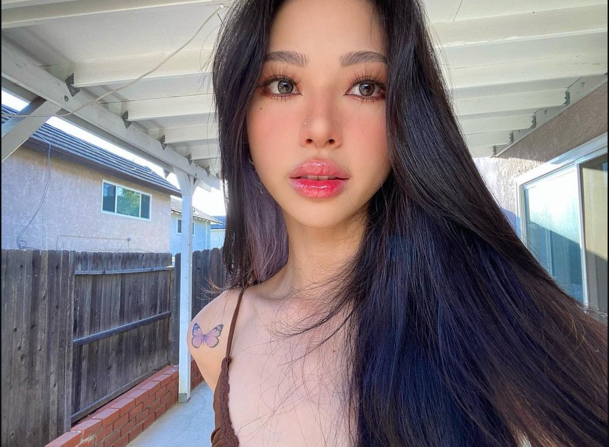 haazelnuutz's tweet photo. for 100 i give you my simple no makeup makeup look today. Thank you for letting me talk my nonsense i will continue 🩵🤍🤎 #DAISYAPTINSTA https://t.co/xhi9NrGokg