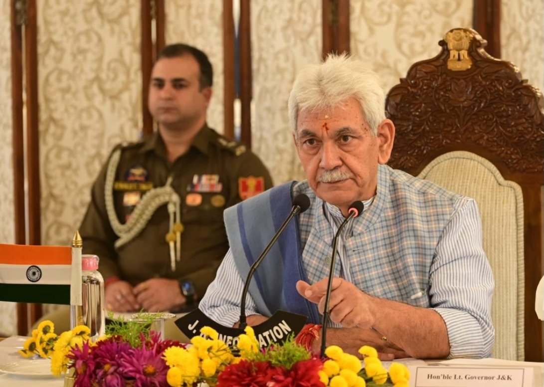 Satish638529's tweet photo. Cricket Bat Manufacturers Association of Kashmir has expressed gratitude to the Centre and LG Shri Manoj Sinha for including ‘Kashmir Willow Cricket Bat’ in the newly notified list of handicrafts.
@OfficeOfLGJandK https://t.co/AZ289EDJoh