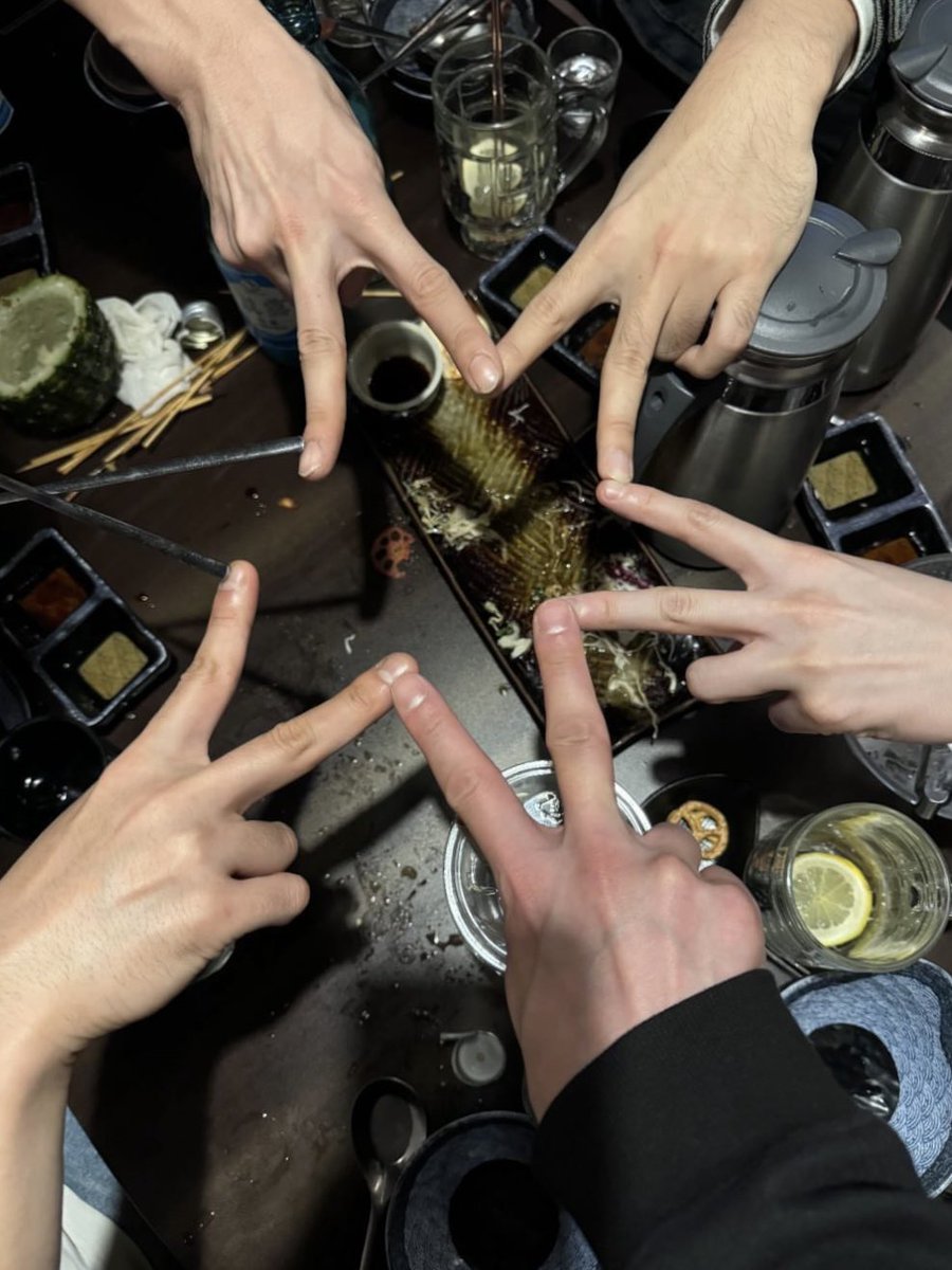 byunsabeer's tweet photo. Feliz aniversario de dez anos, vcs são tudo pra mim!

Eu sou muito grata por poder ter conhecido e acompanhado cada um de vcs, ter me tornado hotple foi umas das melhores decisões da minha vida.

Eu amo e sempre irei amar vcs ❤️
#HOTSHOT10thAnniversary #핫샷10주년 #HOTSHOT #핫샷 https://t.co/P3SP6MQ6Fm
