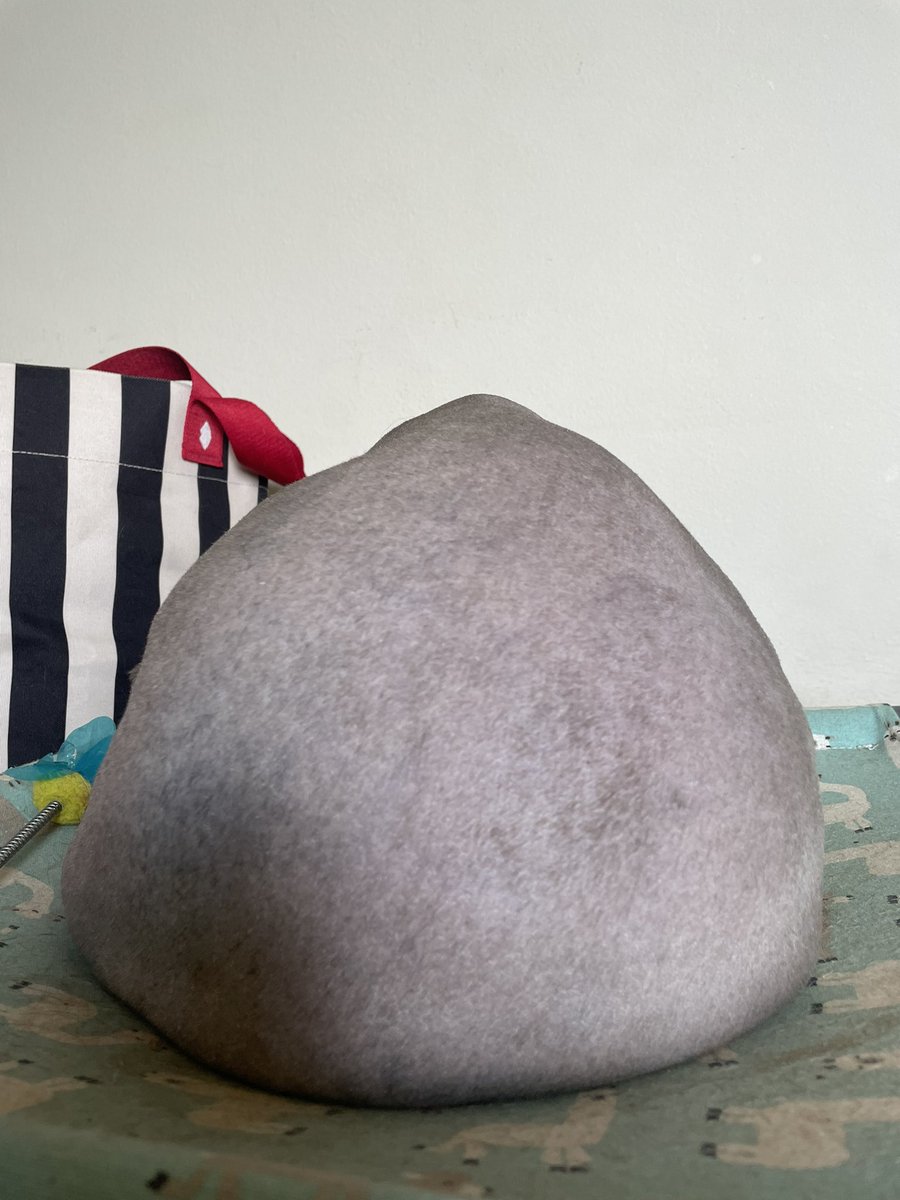 tibe2 tukar jadi batu. 🤣