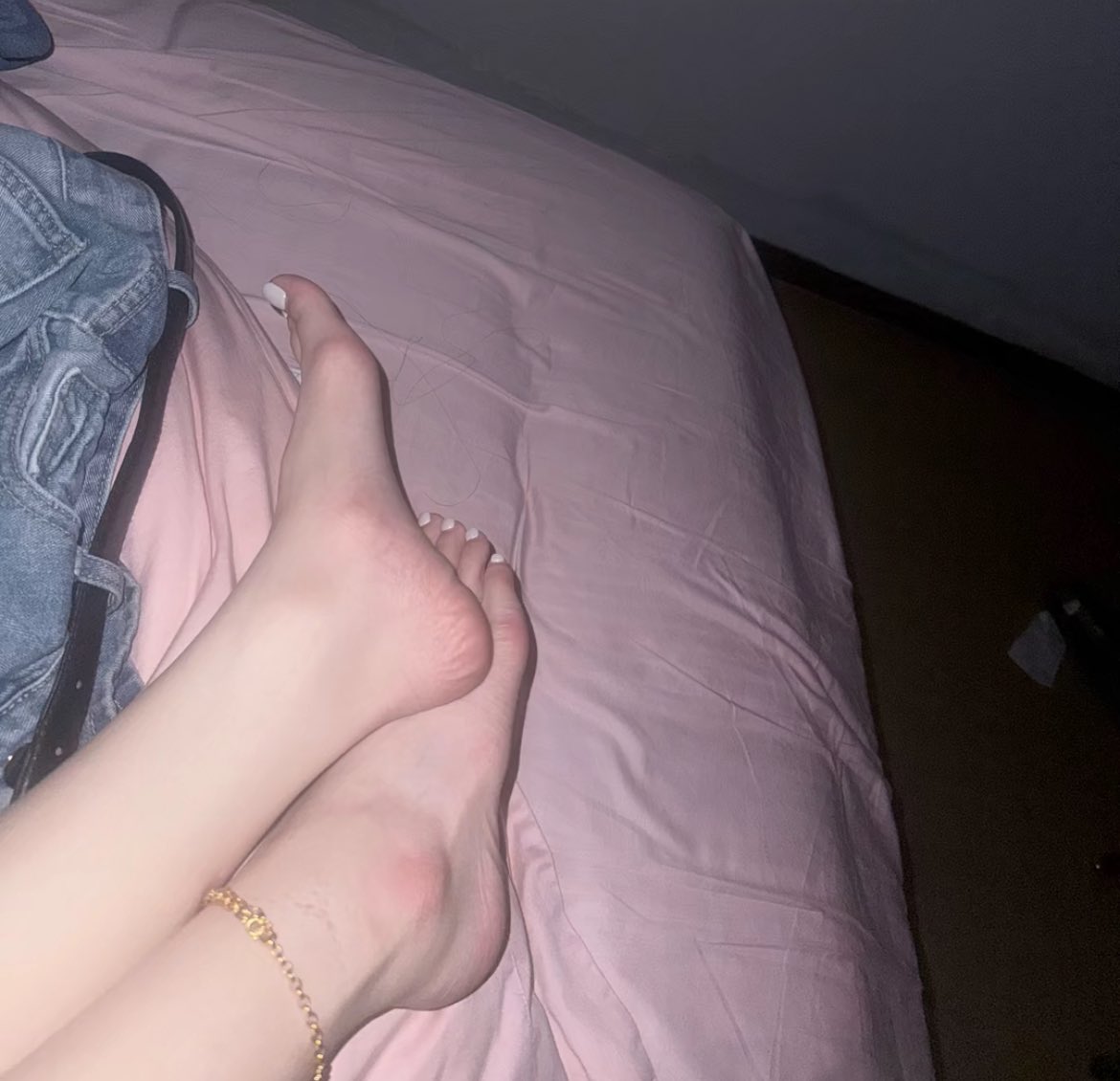 我的脚怎么能这么好看 #女s女m #女女 #女大学生 #恋足 #舔脚 #Les
