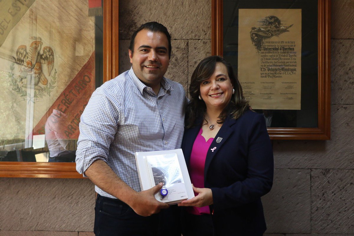 Cesarandresgs's tweet photo. Refrendan @UAQmx y @MpioColon trabajo colaborativo en materia educativa 

La UAQ está presente con el plantel de la Escuela de Bachilleres y la Ingeniería en Tecnología de la Información y Ciberseguridad, ofertada por la Facultad de Informática 

@jcoceguera https://t.co/vQxsKqCuNc
