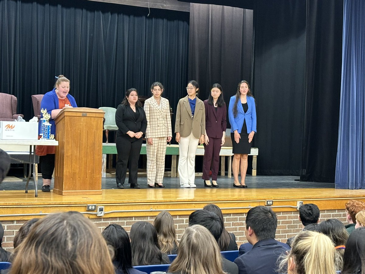 BereaMidpark4n6's tweet image. Well done to our pair of placers in Original Oratory: Elizabeth Chen earned 5th and Christina Calvis earned 2nd! This was the largest speech event, also. Great job, ladies! #OHspeaks #CLEspeaks #BeTitansTogether #GoTitans