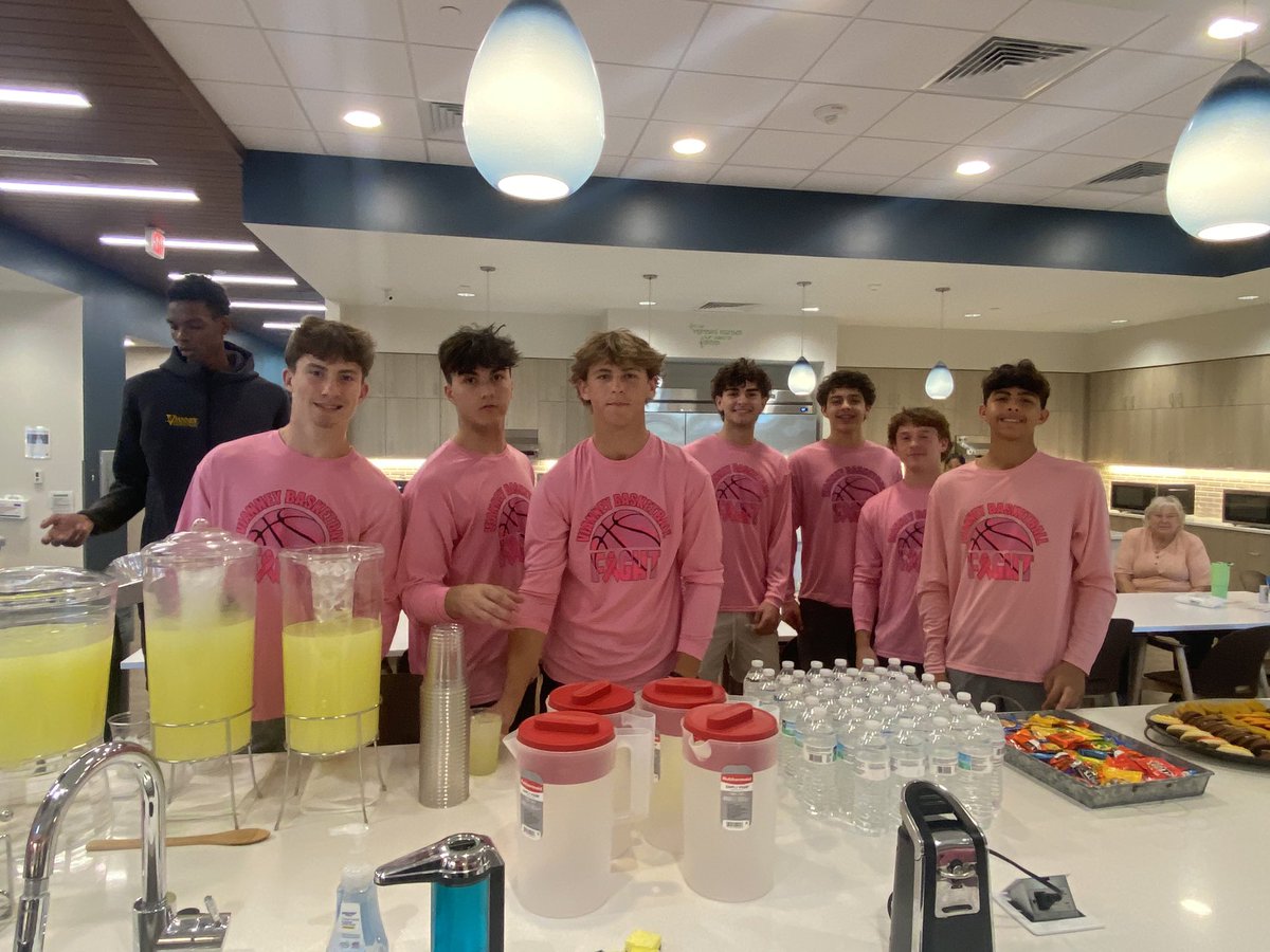 A great job by <a href="/vianneygriffins/">Vianney Griffins</a> basketball returning players and their moms for preparing and serving a meal tonight for cancer patients at the @acs_missouri Hope Lodge #arete