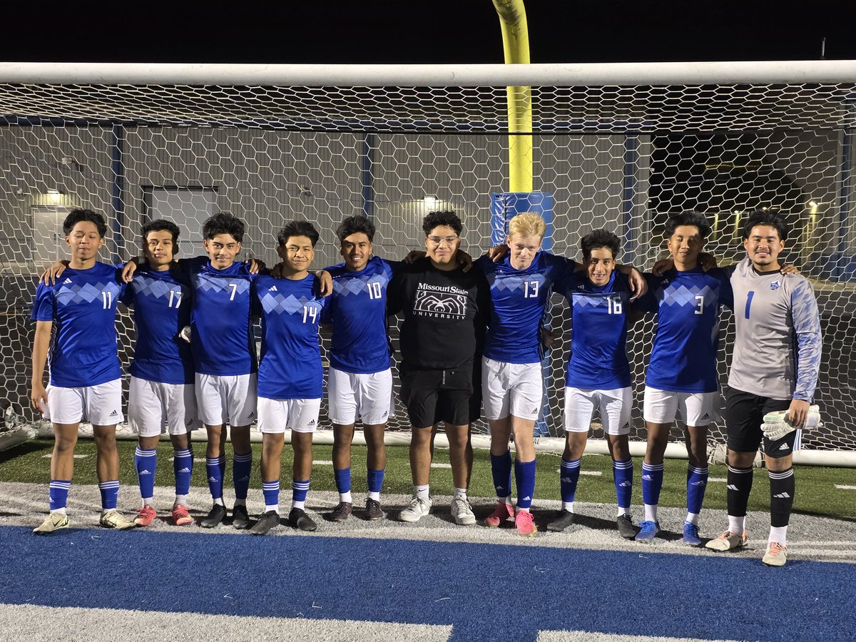 Senior Night ended with a 4-0 win over Willard to clinch the COC West title!

JV won 6-0 to close out their season.