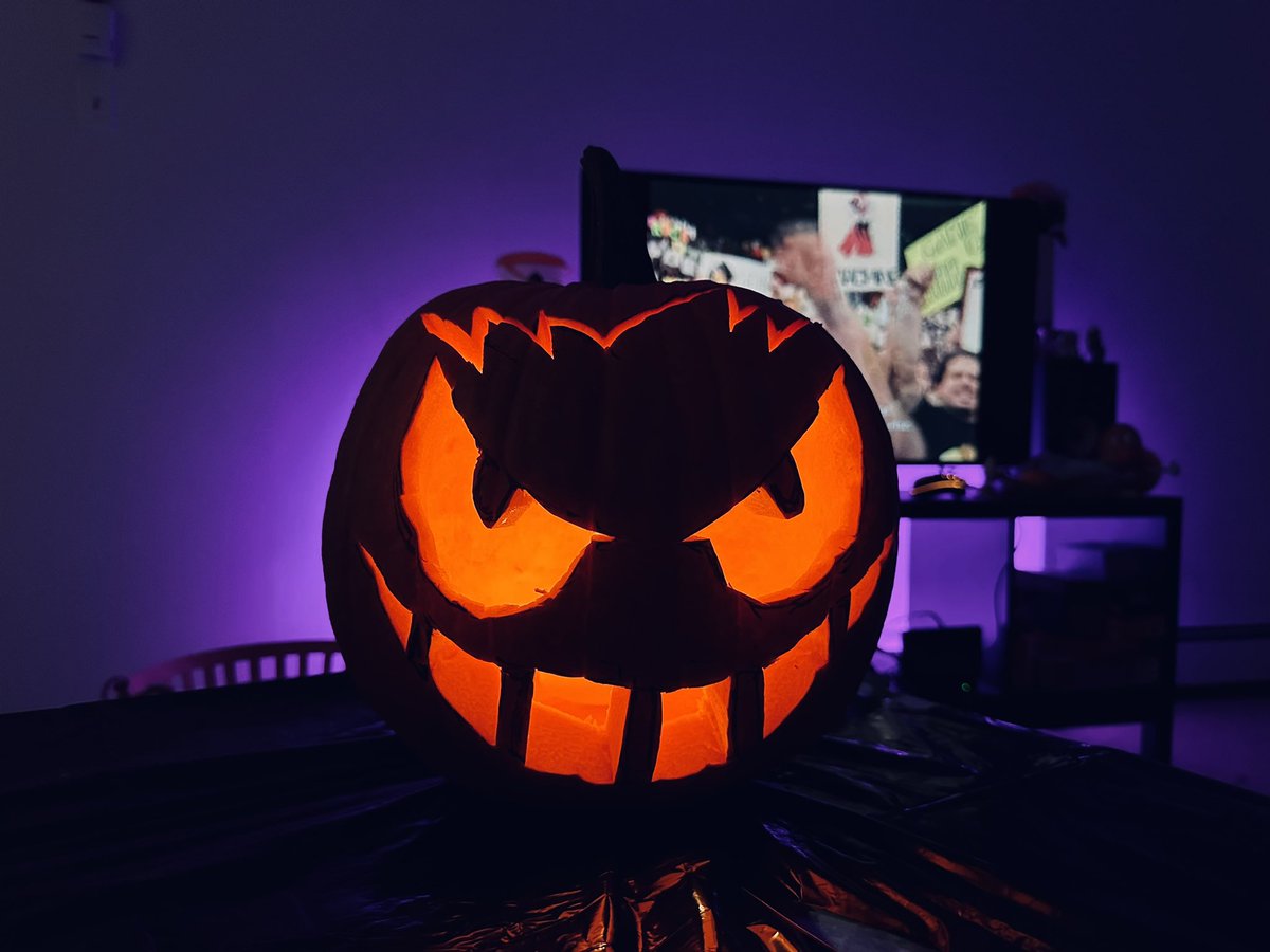 Me and jamie carved our pumpkin tonight!