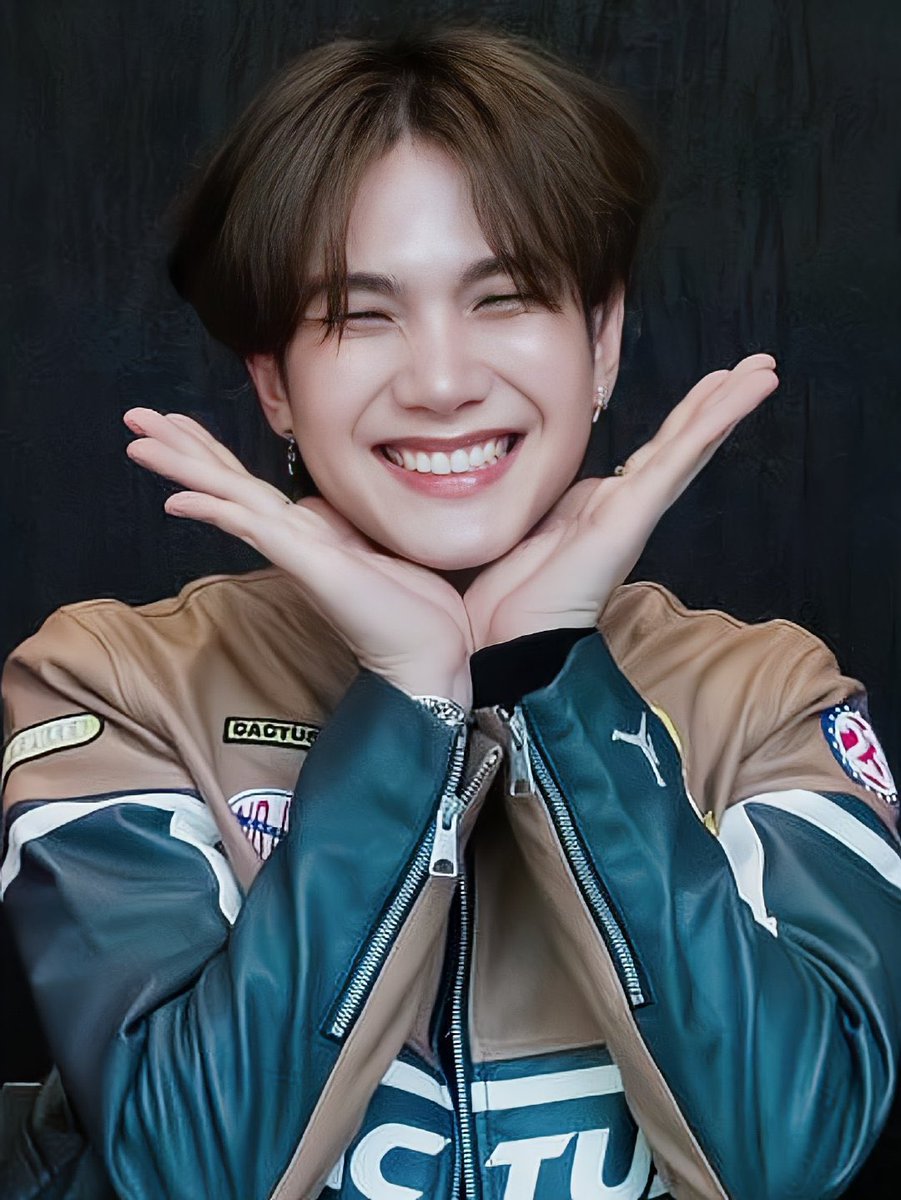 🌤️ Happy Day ไม่รู้หรอกว่า 365 วัน จะเป็นวันของใคร แค่ให้ 300 วันเป็นวันของเธอนะ..บิว🤭🤭🤭

➡️ vote for our Biu 💙

🎯 50 replies = 50 votes

I vote <a href="/JakeB4rever/">BIU.</a>
#NETIZENSREPORT #BuildJakapan for Asian Celebrity of the Year #ACOTY2024 #ACOTY2024BuildJakapan <a href="/thenreport/">The Netizens Choice Magazine</a>