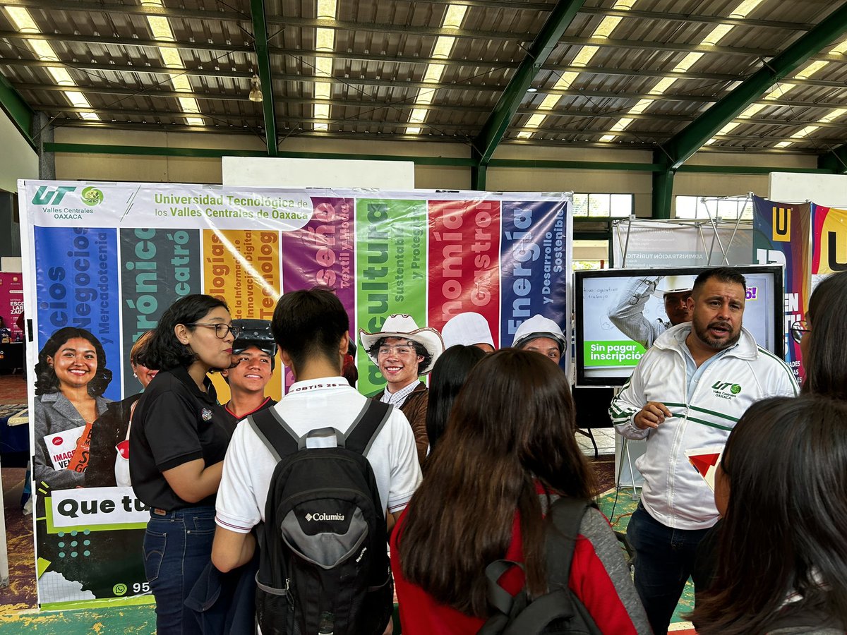 utvco's tweet photo. 🎉 Hoy, asistimos a la Feria Vocacional 2024 del CBTis 26, en San Felipe del Agua, donde pudimos compartir información acerca de nuestras carreras 🏫 y todos los beneficios de estudiar en la #utvco 🏫
#LoTienesTodo
#CreemosEnTi
#SomosHalcones🦅 https://t.co/wsbVo93Roj