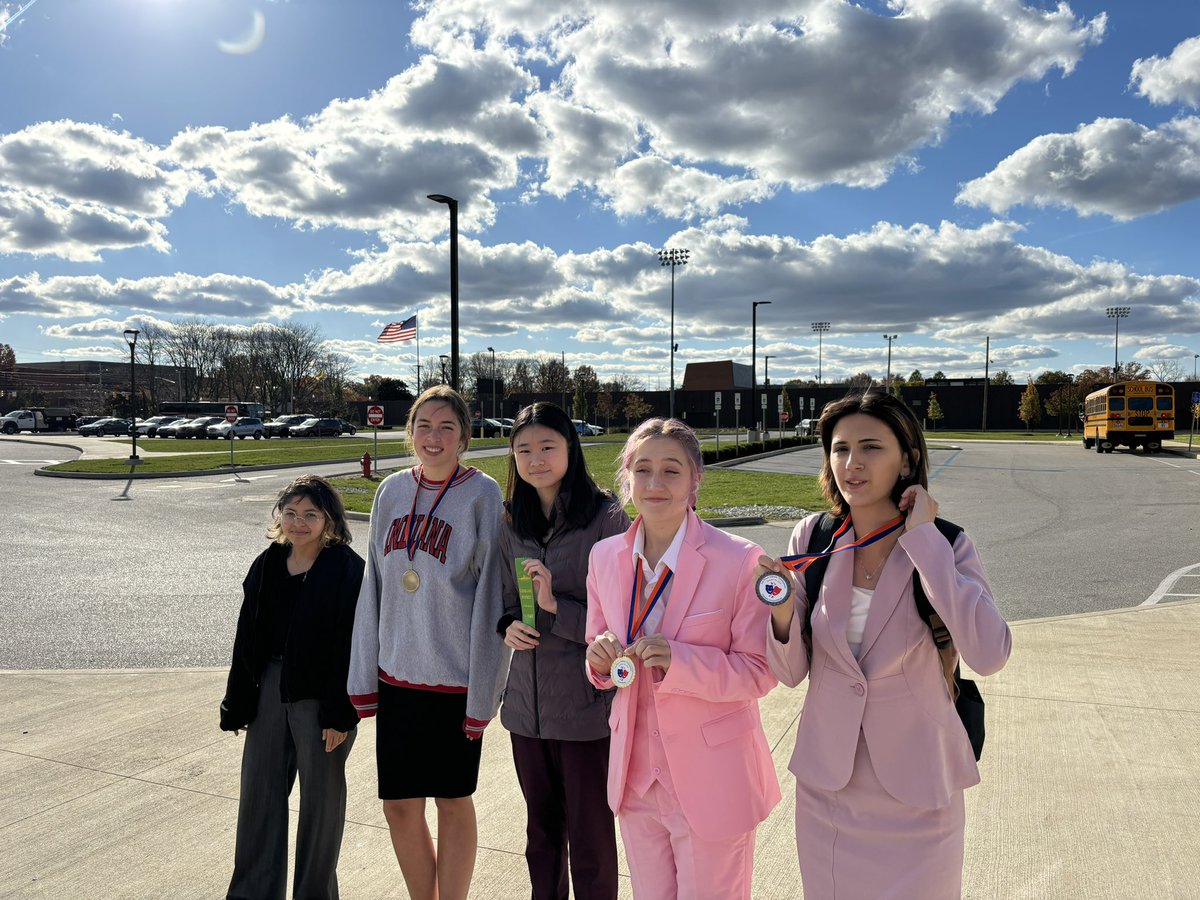 BereaMidpark4n6's tweet image. Thanks again to Coaches Morris and Amstutz of Edison, and to our bus-driver Mary Jo! The team heads to Boardman HS this weekend in the Youngstown District. Here’s to a great week of practice, and Happy Halloween! #BeTitansTogether #GoTITANS #CLEspeaks