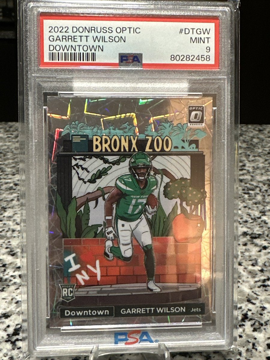 BarryBlueCards's tweet photo. @TheHobby247 1st follower!! Thanks!

100% seller rating on eBay trying to avoid fees and have some fun.

Few available cards to get things started!

RT would be much appreciated https://t.co/i0eCrv6jYn