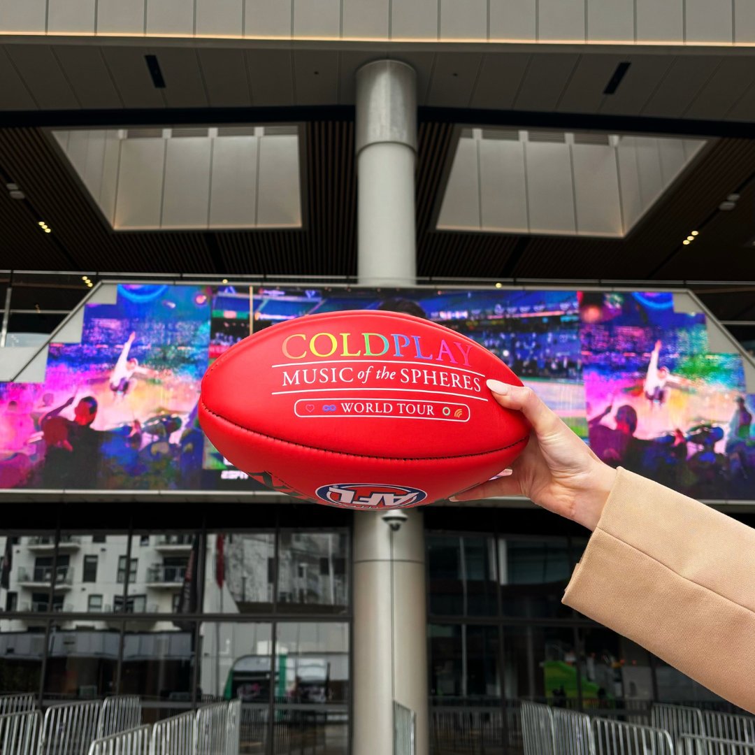 marvelstadiumau's tweet photo. Marvel Stadium welcomes @coldplay the best way we know how 🏈❤️ https://t.co/cApurKz1x7